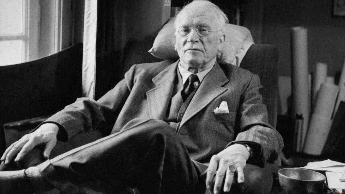 Carl Jung'un Doğru Yerde Doğru Çabayı Gösterme Mesajı
